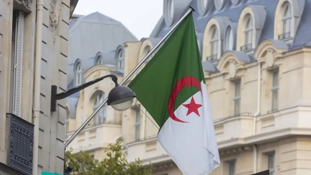 إليك أبرز تعديلات قانون التقاعد الجديد في الجزائر 2024 1732703407128 highres 1.webp