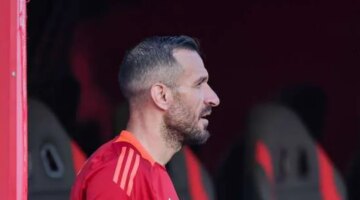 علي معلول يساهم بصناعة هدف في مباراة الأهلي أمام فاركو