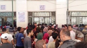 عاجل.. 
                                            توافد طلاب ثانية ثانوية بالجيزة على لجان امتحانات الفصل الدراسى الثانى