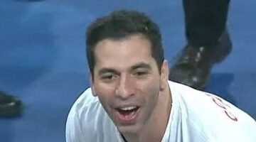 أحمد الأحمر أفضل لاعب فى مباراة الزمالك و وداد سمارة فى الكئوس الأفريقية لليد
