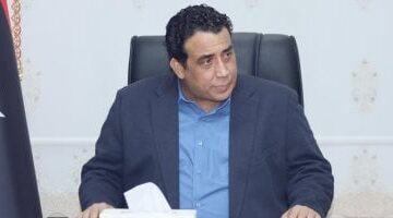 عاجل.. 
                                            ليبيا.. المجلس الرئاسي الليبى يعقد اجتماعا طارئا لمتابعة تطورات الأوضاع في طرابلس