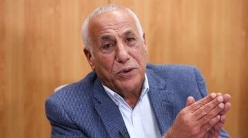 حسين لبيب يعود إلى القاهرة عقب رحلة علاجية ناجحة في فرنسا