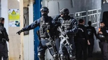 عاجل.. 
                                            الاحتلال يعتقل 4 إسرائيليين بتهمة مساعدة فلسطينيين في الضفة الغربية