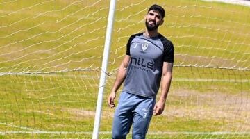 ‎احتفظ بالعنوان كما هو مع تغير طفيف كلمة او كلمتين ، وتجنّب استخدام النقطتين “:” واستبدلها بفاصل طبيعي أو جملة خبرية جذابة. اجعل العنوان مناسبًا لاقتراحات Google News ويبدو وكأنه كتبه محرر صحفي محترف هذا هو العنوان 
                                             الزمالك يترقب قرار فيفا لرفع إيقاف القيد بعد التواصل مع ياسر حمد