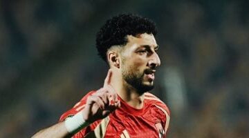 وسام أبو علي يسجل للأهلي في شباك فاركو بالدقيقة 10 وسط أجواء التتويج