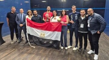 القنصل المصرى بأمريكا ورئيس اتحاد الاسكواش يحضران مراسم تتويج الفراعنة ببطولة العالم