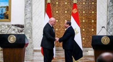 عاجل.. 
                                            استقبال رسمى ومباحثات ومؤتمر صحفى بين الرئيس السيسى ونظيره اللبنانى.. فيديو
