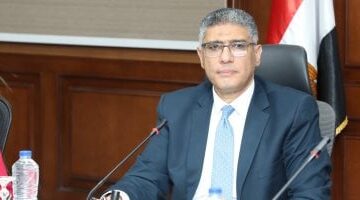 عاجل.. 
                                            محافظ الجيزة: إقامة 19 سوقا للسلع واللحوم بالمرحلة الثانية لأسواق اليوم الواحد