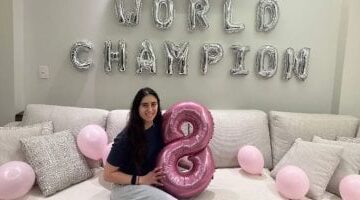 نور الشربيني تحتفل مع زوجها بالتتويج ببطولة العالم للإسكواش للمرة الثامنة