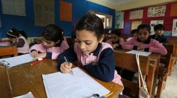 عاجل.. 
                                            انتظام امتحانات نهاية العام الدراسى لصفوف النقل.. فيديو