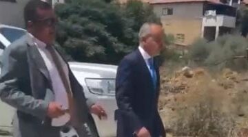 عاجل.. 
                                            شاهد.. لحظة إطلاق إسرائيل النار على وفد دبلوماسى يضم سفير مصر.. فيديو وصور