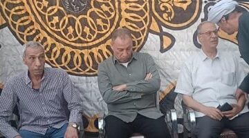 محمود الخطيب يودع شقيقته ويتلقى العزاء في قنا