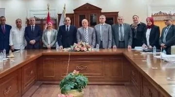 عاجل.. 
                                            توقيع عقد توريد جرارات بين الإنتاج الحربى والشركة المصرية للتنمية الزراعية