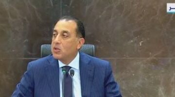 عاجل.. 
                                            رئيس الوزراء عن تحريك أسعار الكهرباء: لا يتم الزيادة فجأة ونتحرك وفقا للتكلفة