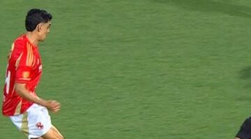 الأهلي يسيطر بثنائية على فاركو في الشوط الأول ويقترب من لقب الدوري