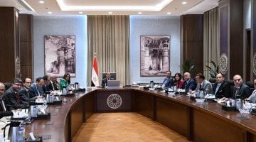 عاجل.. 
                                            الحكومة: استراتيجية لتوطين صناعة الحرير بمصر من خلال منهجية تطوير التكتلات