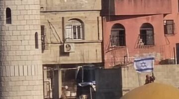 عاجل.. 
                                            استفزاز جديد.. قوات الاحتلال ترفع علم إسرائيل على قبة مسجد بالضفة الغربية