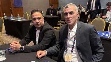 ‎احتفظ بالعنوان كما هو مع تغير طفيف كلمة او كلمتين ، وتجنّب استخدام النقطتين “:” واستبدلها بفاصل طبيعي أو جملة خبرية جذابة. اجعل العنوان مناسبًا لاقتراحات Google News ويبدو وكأنه كتبه محرر صحفي محترف هذا هو العنوان 
                                            وفد منتخب 20 سنة يشارك فى ورشة عمل قبل إجراء قرعة المونديال