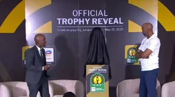 كاف يكشف الكأس الجديد لدوري أبطال أفريقيا بفيديو وصور مميزة