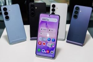 سامسونج تتحدى منافسيها بهاتف Galaxy S26 الصغير مع التزام بتحديثات