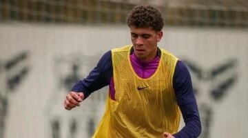 قائمة معسكر مارس حسام حسن يضم حمزة عبد الكريم للقائمة