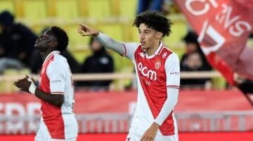 موناكو يباغت باريس هدف أكليوش يشعل المواجهة قبل نهاية الشوط