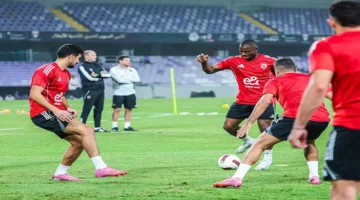 بينها أبوظبي الرياضية تردد القنوات الناقلة لمباراة الأهلي وسيراميكا.webp