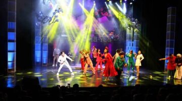 شارع الضحك جميل جداً مكان يتردد فيه الضحك، مما