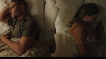 مسلسل اتنين غيرنا الحلقة 13 والدة آسر ياسين وشقيقته تزوران