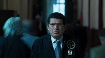 مسلسل عين سحرية الحلقة الأخيرة زكي يصارح ابنته بالاتفاقات السرية