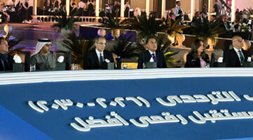 مصر توقع أكبر صفقة ترددات اتصالات بـ35 مليارات دولار