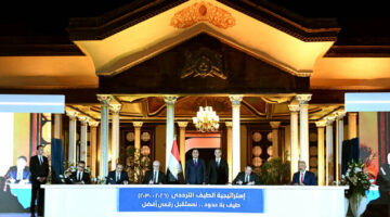 مصر توقع أكبر صفقة ترددات في تاريخ الاتصالات بقيمة 35